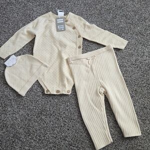 Kids Knit One-Piece Set with Hat in Cream